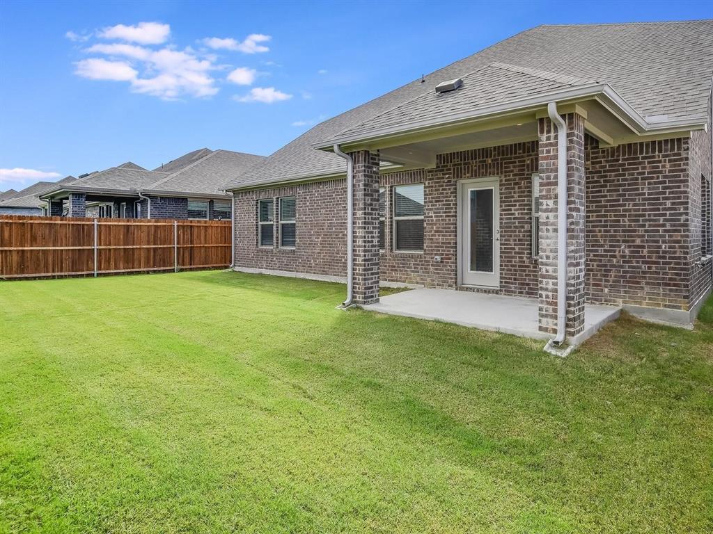 Melissa, Texas 75454, United States, 5 Bedrooms Bedrooms, ,3 BathroomsBathrooms,Residential,Pending,133909