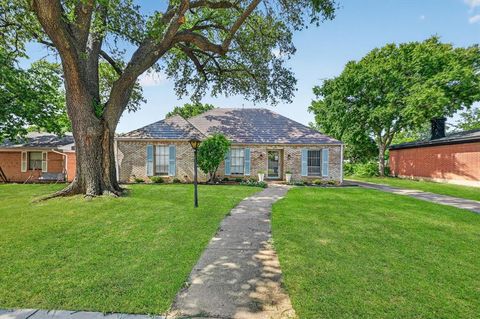 Photo of 8100 Hillside Drive, Frisco, TX 75033 (MLS # 21340048)