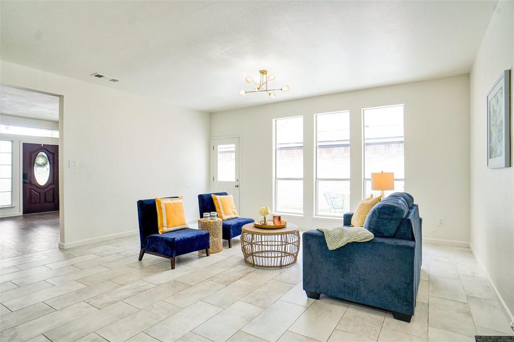 560 Raintree Circle