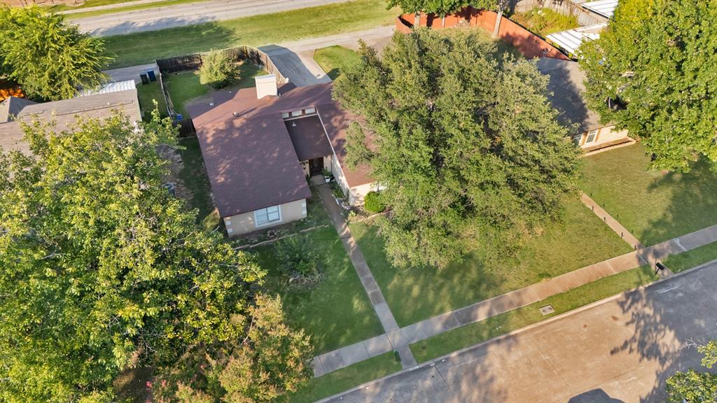 2913 Green Oaks Drive