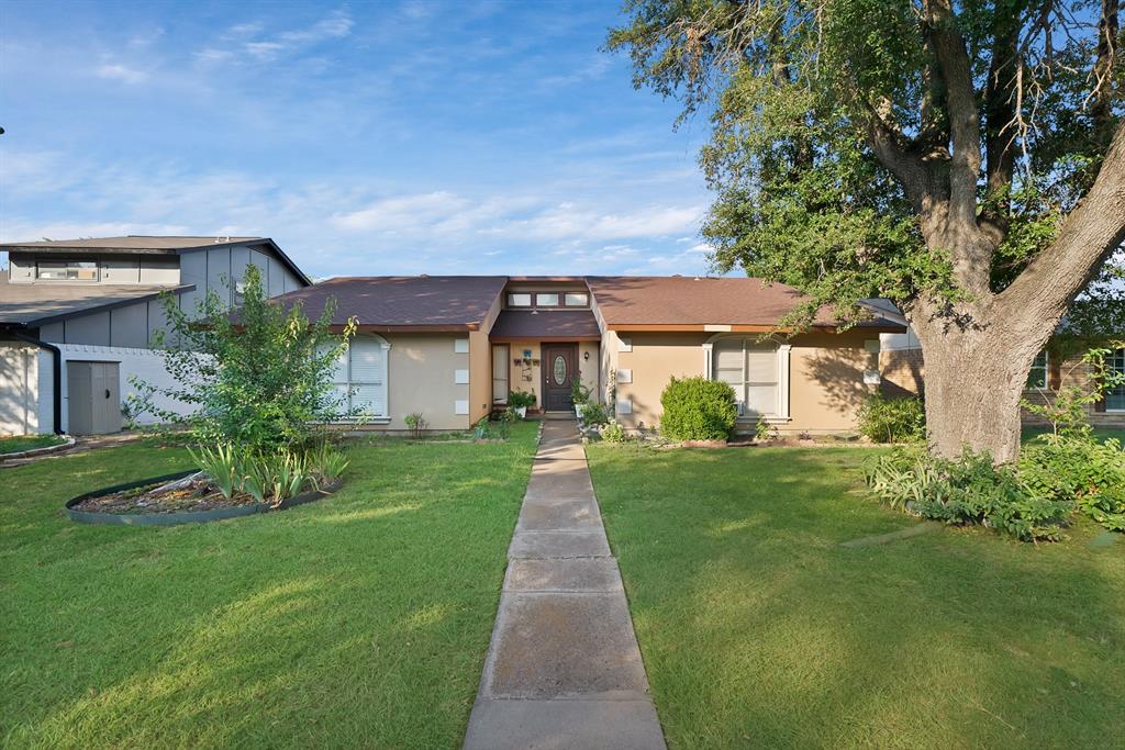 2913 Green Oaks Drive
