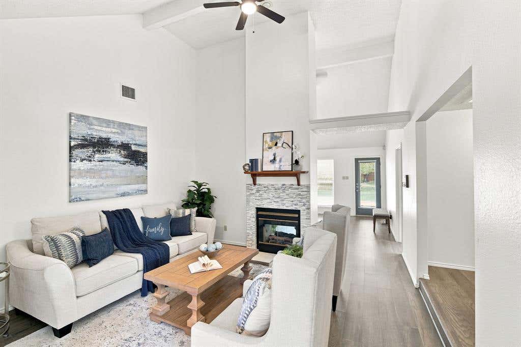 Photo of 1121 The Meadows Parkway, DeSoto, TX 75115 (MLS # 21342109)
