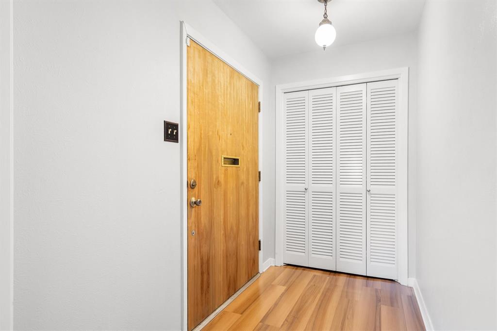 2909 Hillcrest Drive