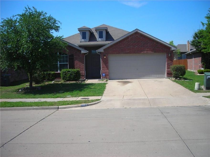 Cozy 1 story home in Trinity Meadows with a large backyard. This home features 4 bedroom, 2 full baths, an open floor plan. Large living & Dining area leads to kitchen with a large breakfast area. Spacious bedroom features a walk in closet. Master bath has large garden tub. 2 car front entry garage. Location close to shopping, dining and highways. Buyers and Buyer's Agent to verify all information herein including schools, measurements etc.