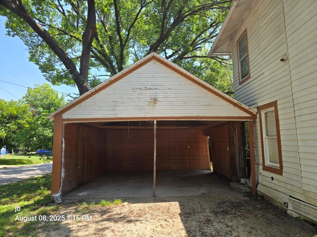 A M Moore - Residential