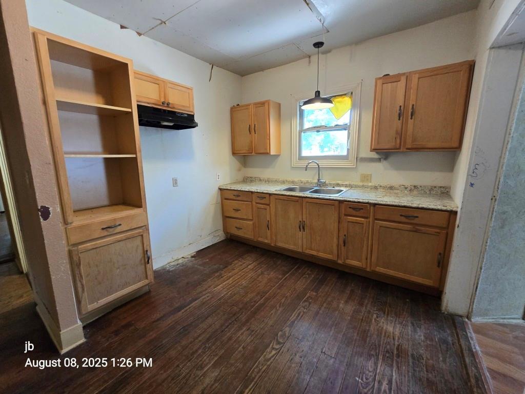 A M Moore - Residential