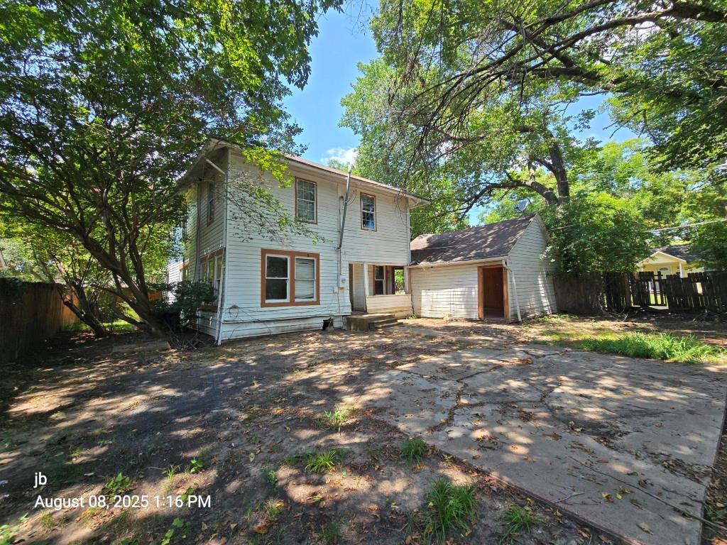 A M Moore - Residential