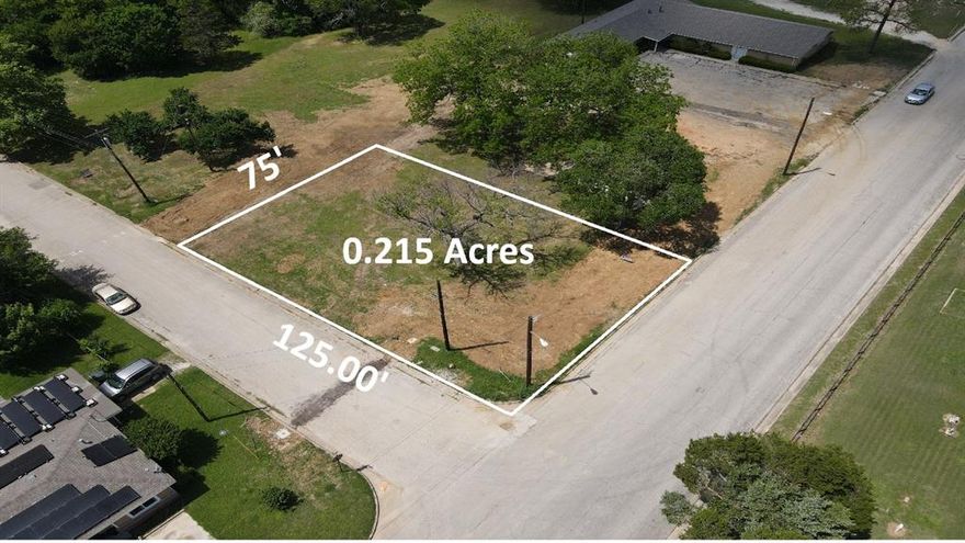 *** Shovel Ready*** Water and Sewer Taps have been installed! Bring your builder and envision the possibilities on this spacious 0.215-acre in-town corner lot. Ideally located near Edison Park and Highway 82, the property offers convenient access to shopping, dining, and retail in Gainesville, while maintaining a peaceful setting. This property presents a unique opportunity to create your dream home or expand your investment portfolio in a market experiencing steady growth. Enjoy the balance of tranquility and accessibility—just minutes from local amenities and less than a 10-minute drive to Winstar Casino. Whether you're planning a custom build or seeking a strategic investment, this lot provides the foundation in a community poised for continued development and opportunity. Buyer and buyer’s agent to verify all information.