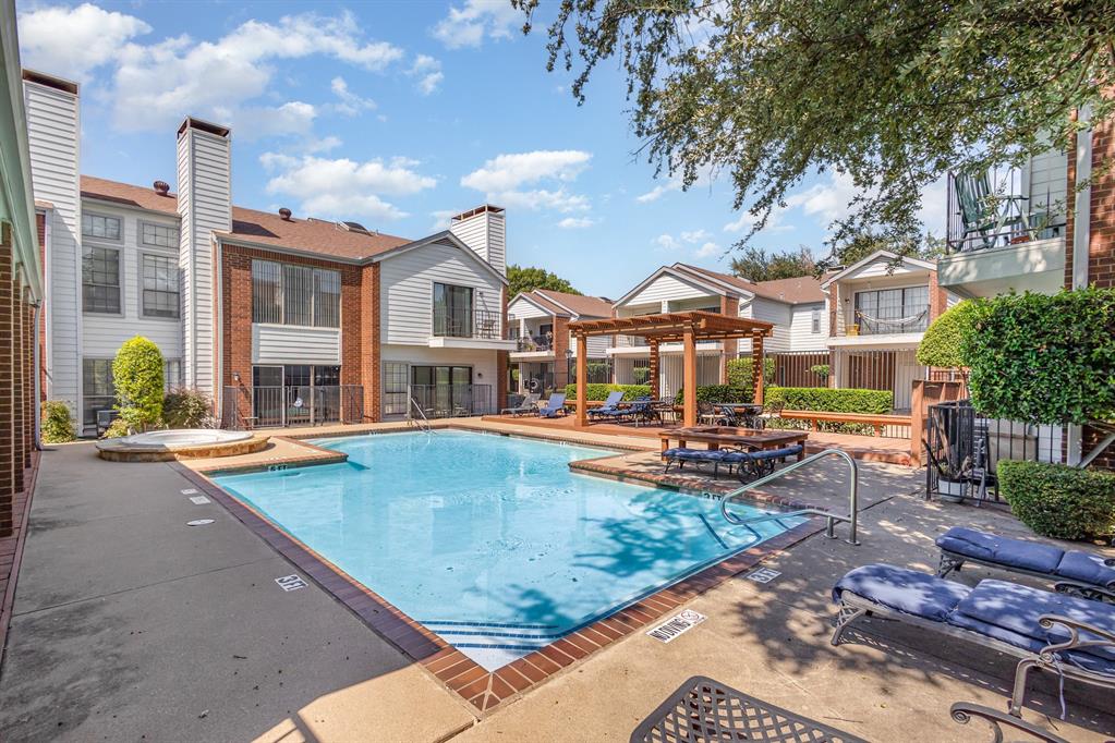 Boardwalk On The Pkwy Condos - Residential