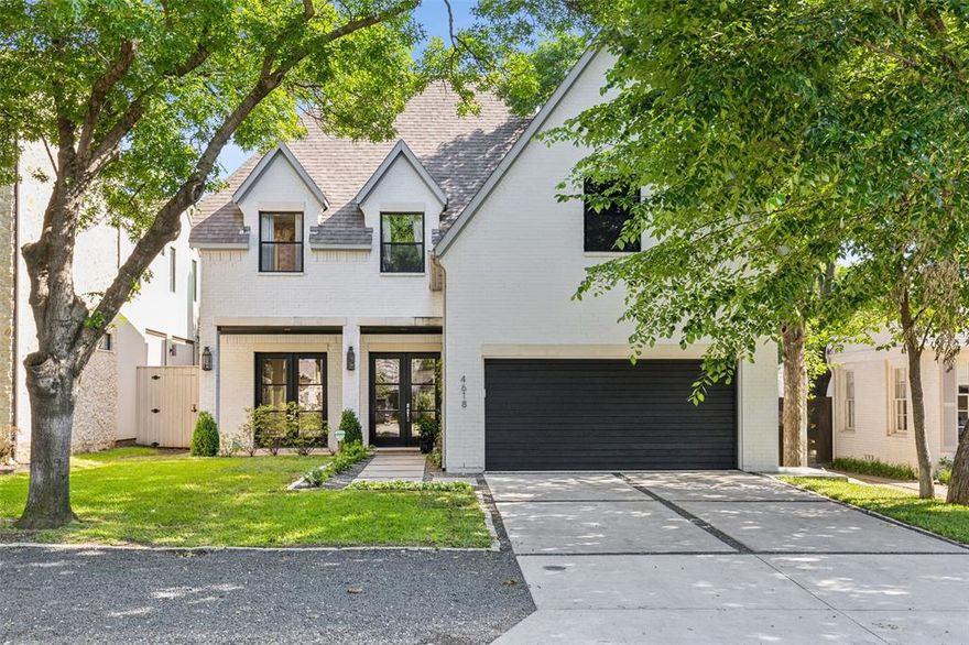 This house is DARLING!!! With a refresh completed upon selller's move out it is perfect!! Fresh paint downstairs, a Spring landscaping and deep cleaning all complete. New home owners welcome!! Stunning custom build in 2016 in the coveted Briarwood neighborhood with beautiful hardwoods and designer touches throughout. Kitchen features elegant cabinetry, quartz countertops, dining nook, wet bar, and oversized island with breakfast bar. Butler's pantry leads into dining room flanked by the private office. Kitchen overlooks the Living Area, boasting 20-foot ceilings, cast stone fireplace & tasteful built ins. Downstairs Primary with massive en suite highlighted by walk in waterfall shower, oversized tub nook & dual vanity. Both Primary & Living Room provide access to outdoor entertaining with built in grill, covered patio & lush backyard. Upstairs features game room with wet bar, private bonus room & guest bedrooms. All custom draperies convey. All tv's and pool table to convey.