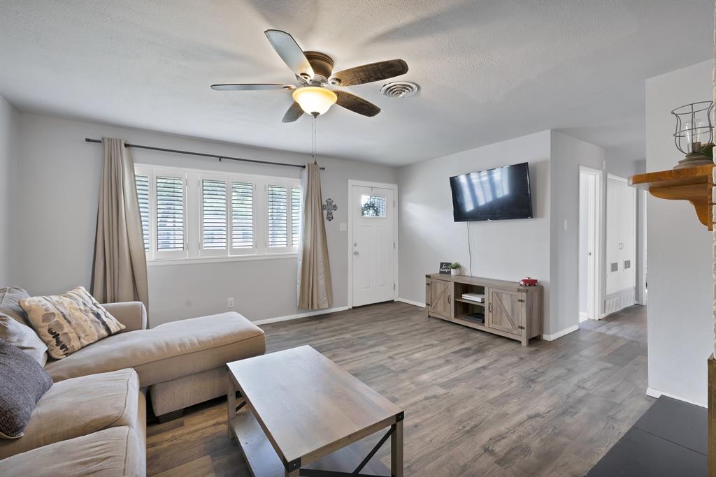 Connaways 03 - Residential Lease