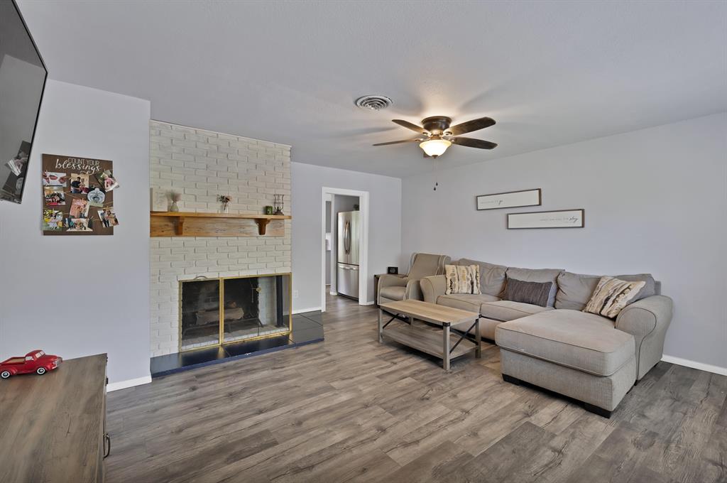 Connaways 03 - Residential Lease