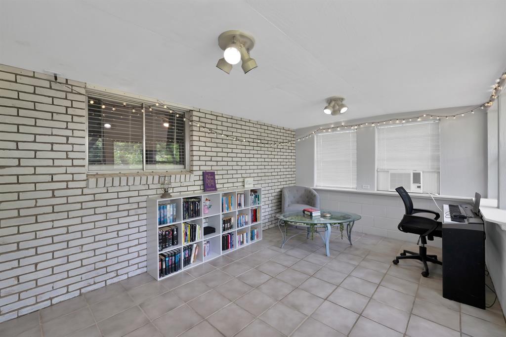 Connaways 03 - Residential Lease