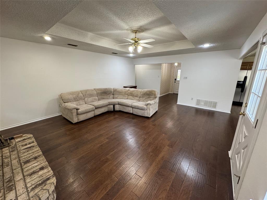 7904 N Buttercup Circle N