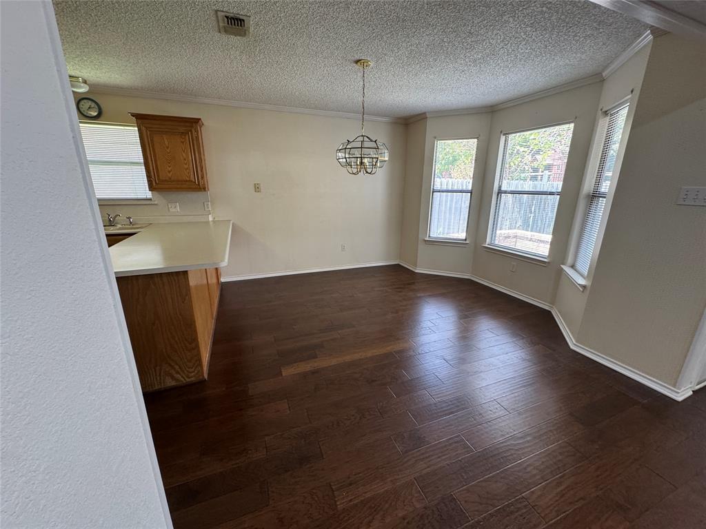 7904 N Buttercup Circle N