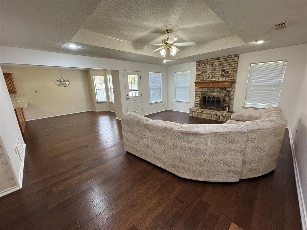 7904 N Buttercup Circle N