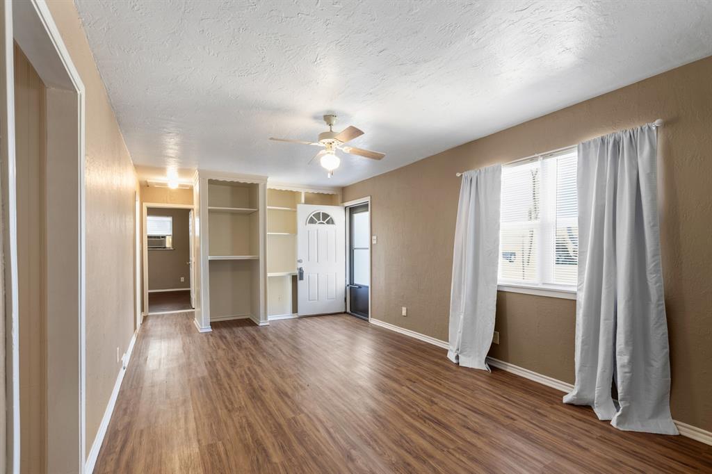 W J S Russell 1st Add - Residential