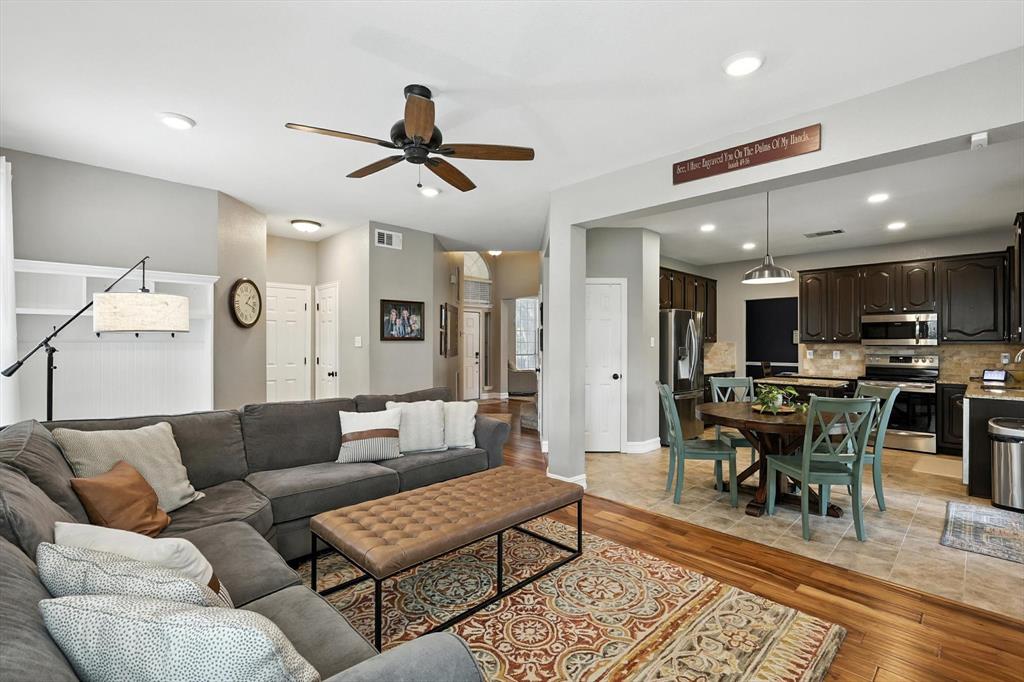 Lake Forest Garden Home Ph 1 - Residential