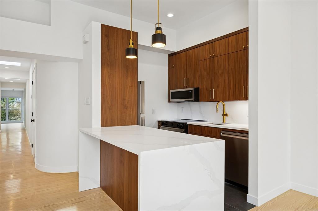 4241 Buena Vista Street 3