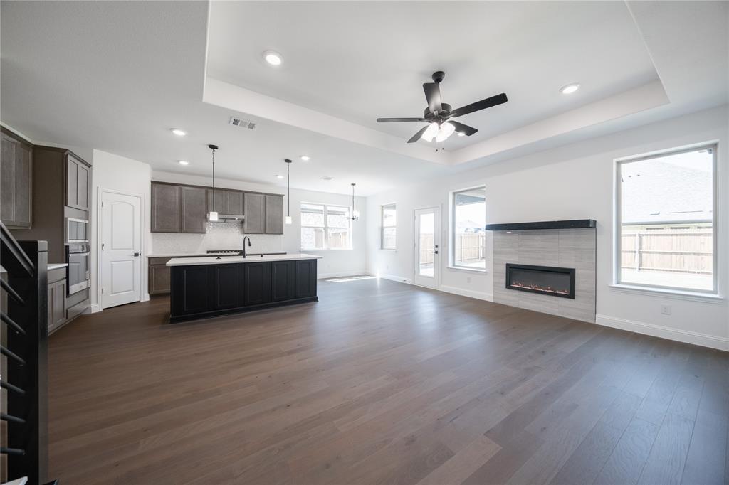 Valencia on the Lake - Residential