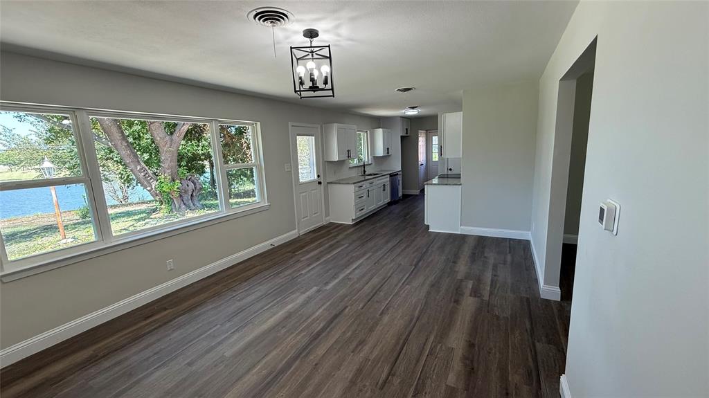 536 Lakeshore Drive