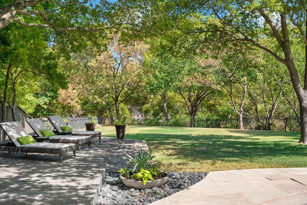 2712 W Prairie Creek Drive