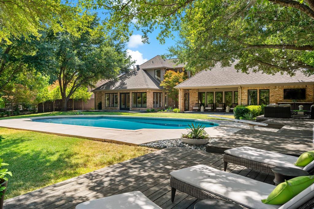 2712 W Prairie Creek Drive