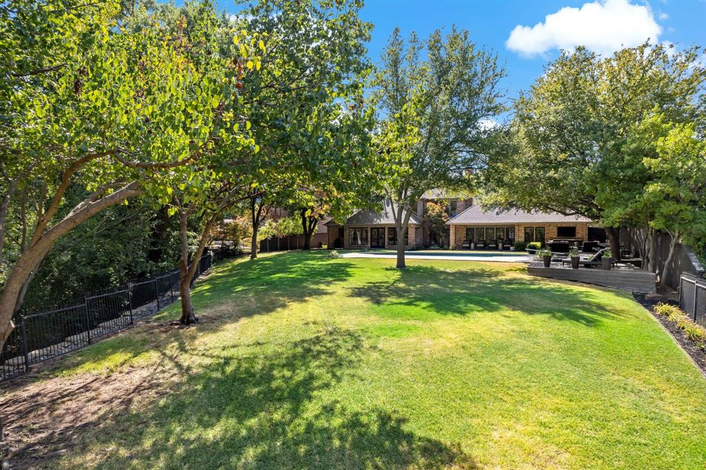 2712 W Prairie Creek Drive