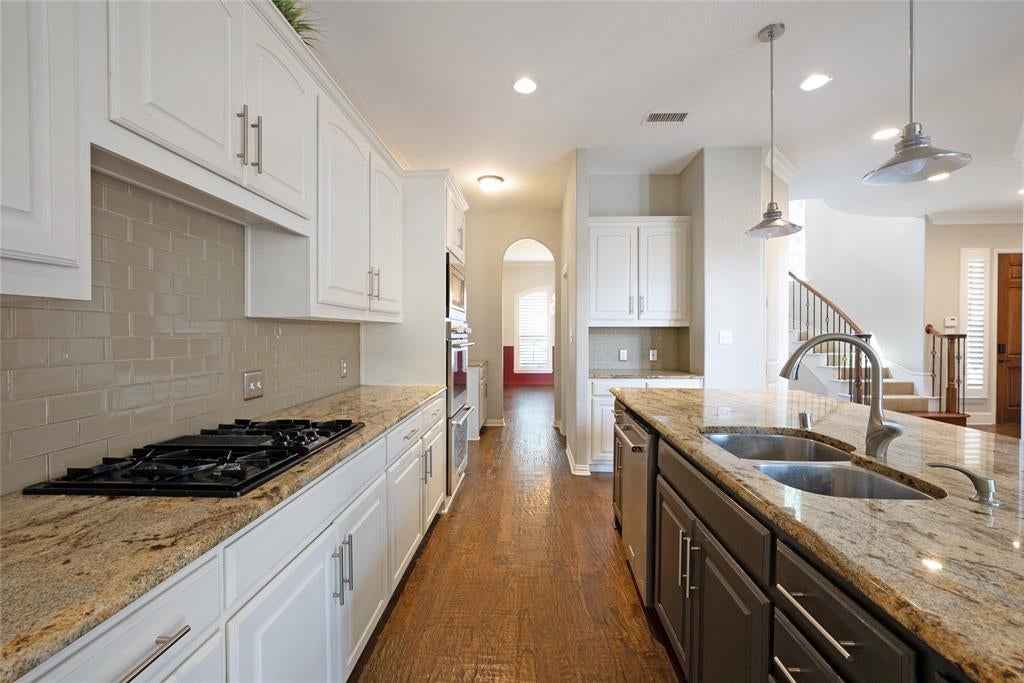 1728 Sandstone Drive