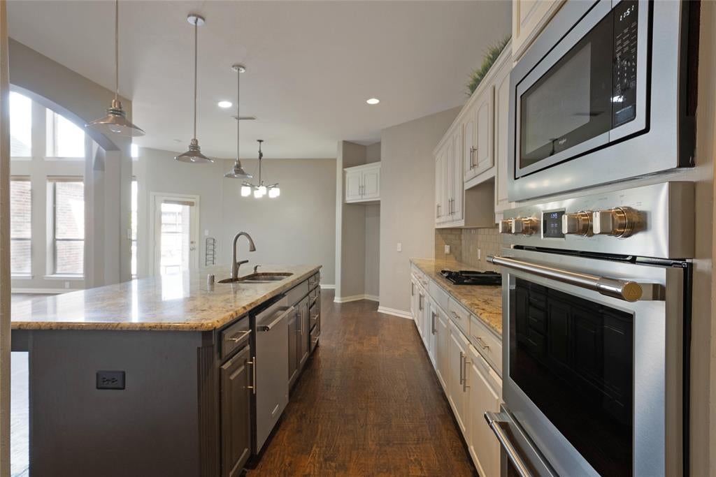 1728 Sandstone Drive
