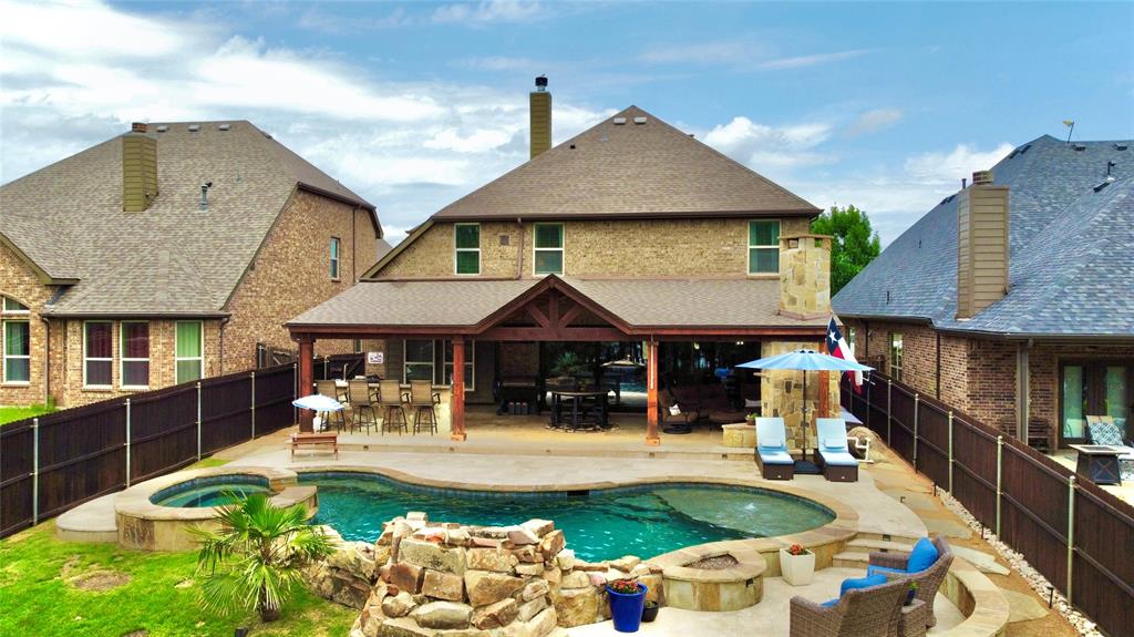 1812 Lake Wood Trail