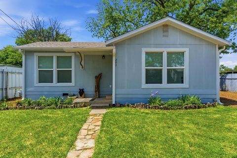 Photo of 203 Gandy Street, Lipan, TX 76462 (MLS # 21229022)