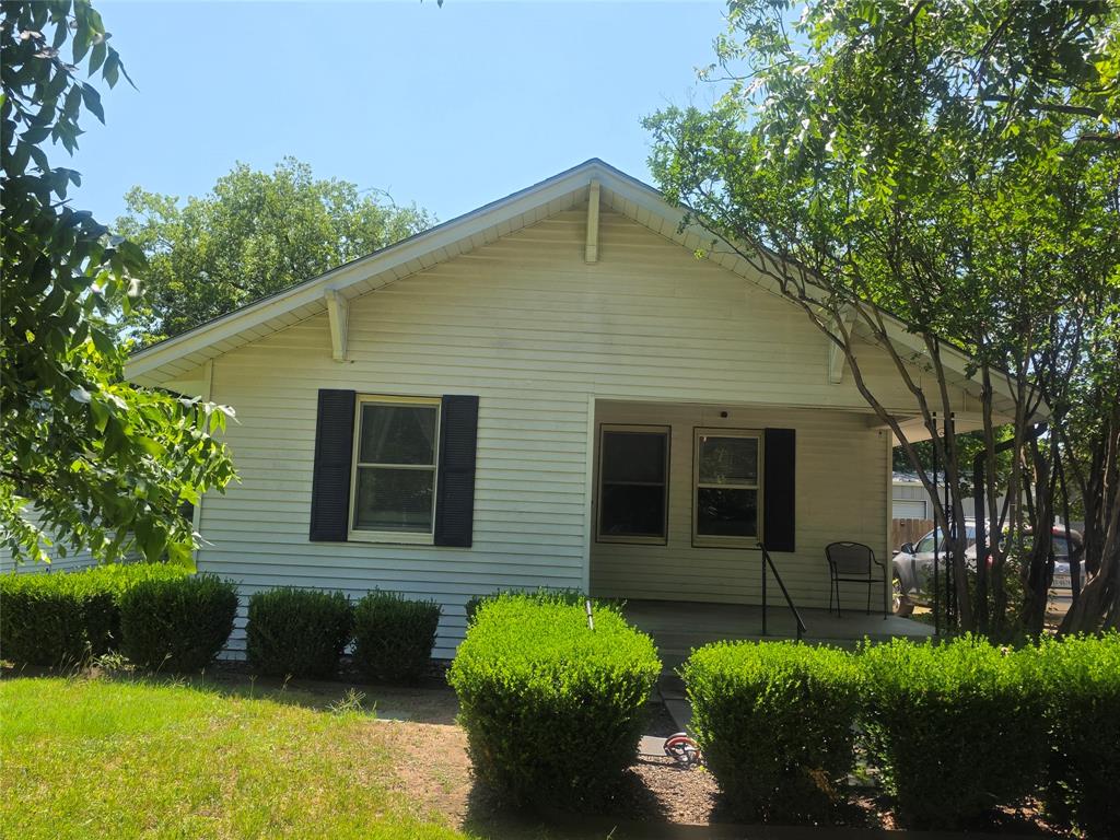 922 Plum Street