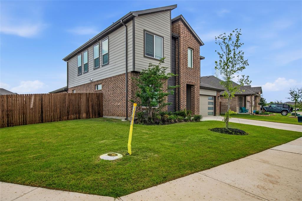 1501 Woodpecker Street