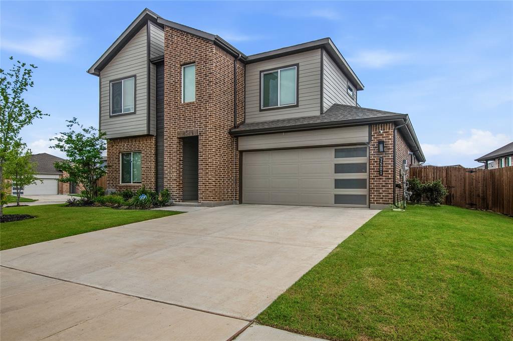 1501 Woodpecker Street