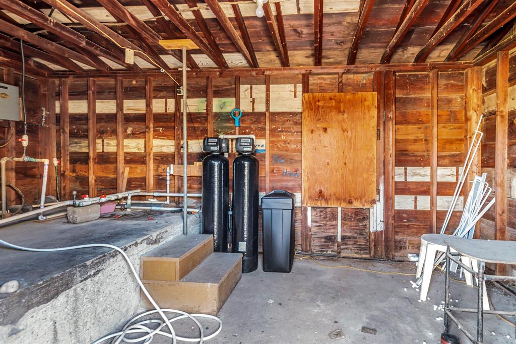 E Edens Survey - Commercial Sale