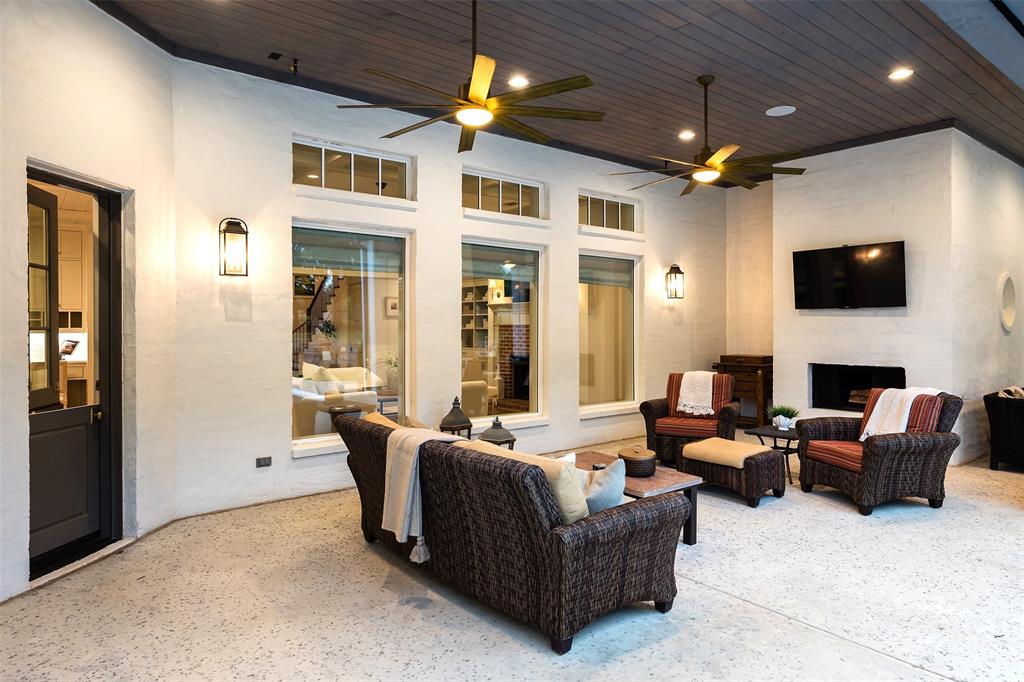 The Estates of Tour 18 SEC3 - Residential