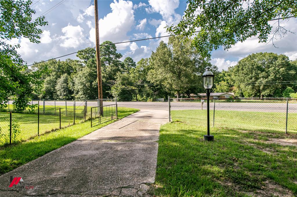 Shreveport, Louisiana 71107, United States, 3 Bedrooms Bedrooms, ,3 BathroomsBathrooms,Residential,Active,118971