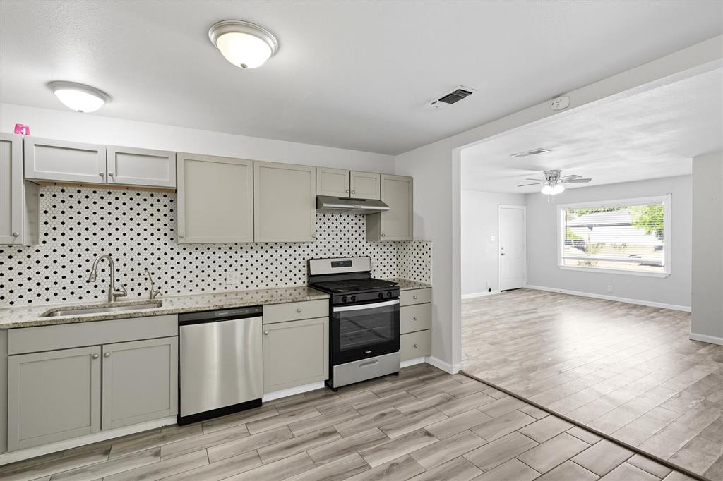 1519 Kelly Terrace
