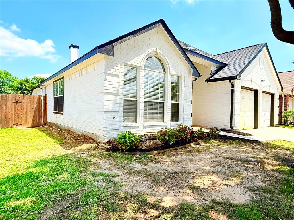 7960 Salmon Run Way