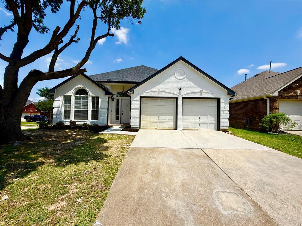 7960 Salmon Run Way