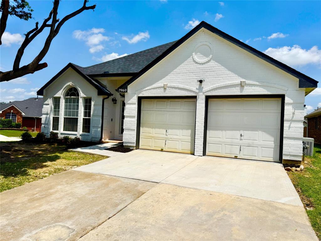 7960 Salmon Run Way