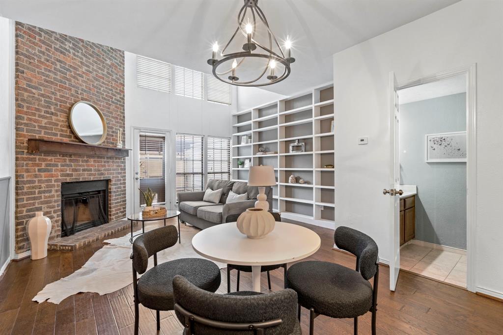 Glen Oaks Twnhms Condo - Residential