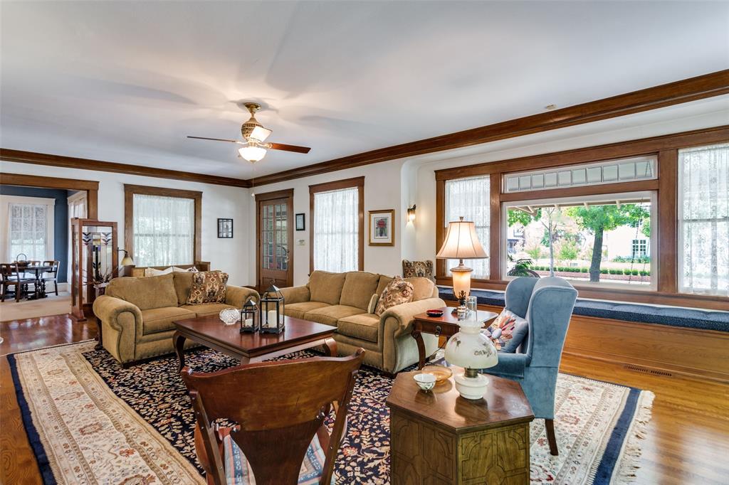 MISTLETOE HEIGHTS - Residential