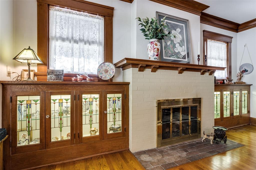 MISTLETOE HEIGHTS - Residential