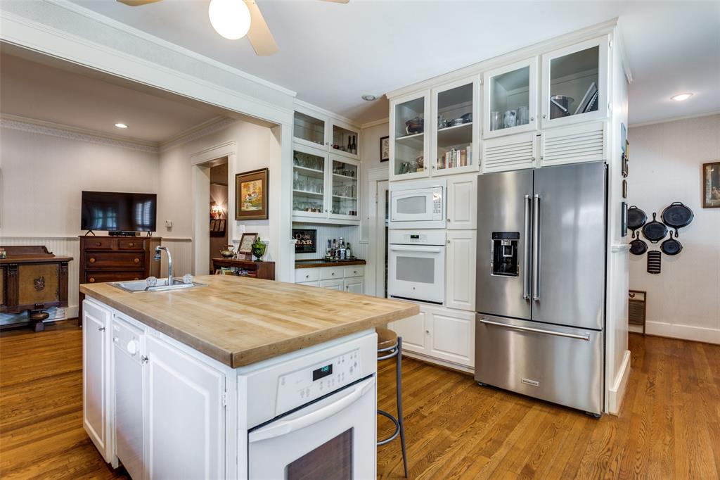 MISTLETOE HEIGHTS - Residential