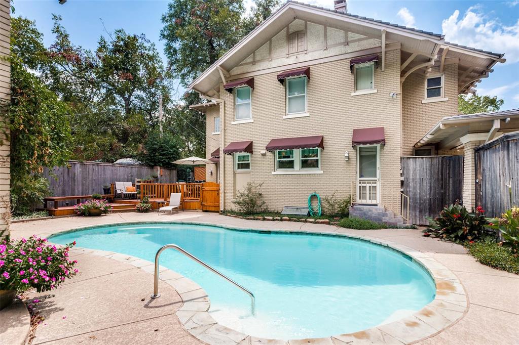 MISTLETOE HEIGHTS - Residential