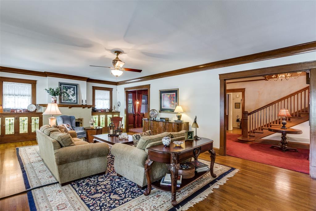 MISTLETOE HEIGHTS - Residential