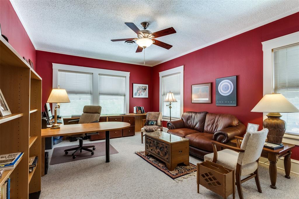 MISTLETOE HEIGHTS - Residential