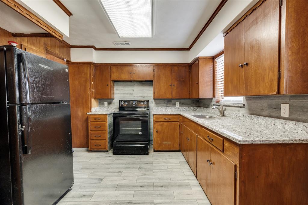 Smith L R - Residential